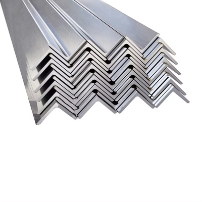 Kohlenstoffarme Stahlwinkelstahl für Gebäudekonstruktionen 30*3mm Toleranz ±1% Standard GB