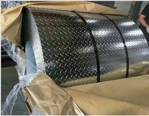 1250 mm Breite warmgewalzte galvanisierte Musterplatte für Container und Schiff anpassbar
