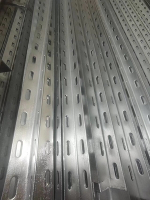 Galvanisiertes warmgewalztes Stanzwinkelstahl für die Q195-Q420-Serie von Herstellern