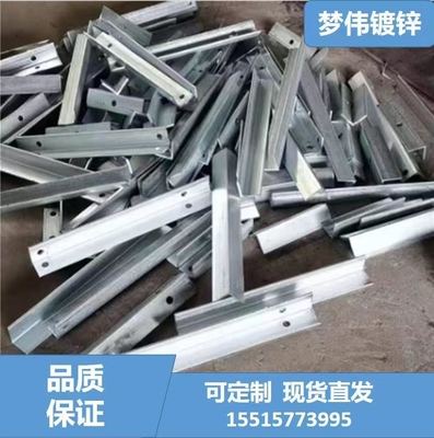 Hot Dip Galvanized Slotted L Stahlwinkelbar mit Löchern Verarbeitung Service Punching