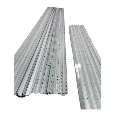 Hot Dip Galvanized Slotted L Stahlwinkelbar mit Löchern Verarbeitung Service Punching