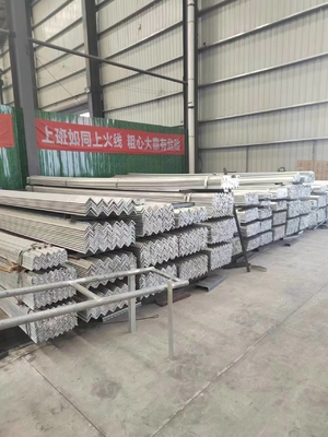ASTM A36 A53 Q235 Q345 Kohlenstoffverzinktes Eisen L-Form milder Stahlwinkelbalken GB/T Standardgleich