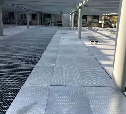 Auf Wunsch gefertigte Hot Dip Galvanized Steel Grating Gutter Cover Plate für Mine Field
