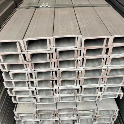 GB Standard Warmgewalzte Kohlenstoff-U-Kanalstahl Größen Q235 SS400 ASTM A36 ST37 S235jr S355jr