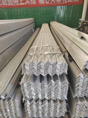 Q195-Q420-Reihe gleichwertige Kohlenstoffstahlwinkelstange für ASTM A53 A36 GB Q235 Q345