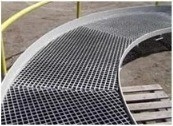 Silber-Aluminiumgitter im Stil des industriellen Designs für Schwerlastwege und -plattformen