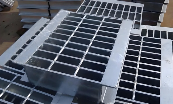 ISO9001-zertifizierte galvanisierte Stahlgitter für Wartungsplattform in Silberfarbe