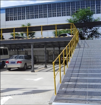 Stahlgitter für Gehwegsplattform und Straßendrainage-Abdeckung im Stil des industriellen Designs
