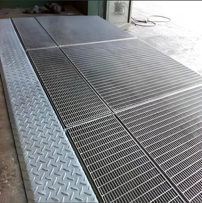 Galvanisierte Stahlkonstruktion Grabendeckung Bodengitter Abflussgrill 50 mm Querschnitt