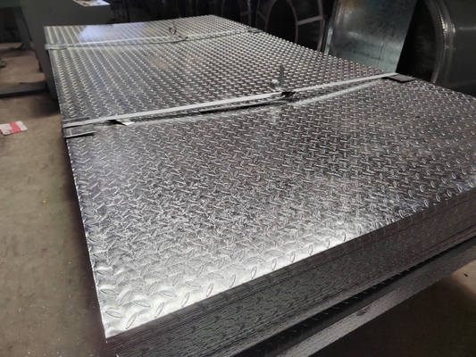 ISO9001-zertifizierte DX51D galvanisierte Stahlplatte mit Muster 5,75*1250mm Z41-Z60 Beschichtung