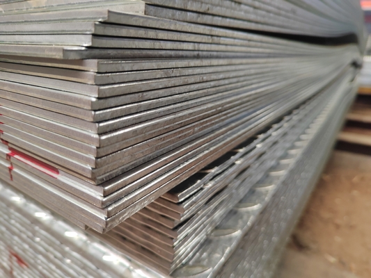 ISO9001-zertifizierte DX51D galvanisierte Stahlplatte mit Muster 5,75*1250mm Z41-Z60 Beschichtung