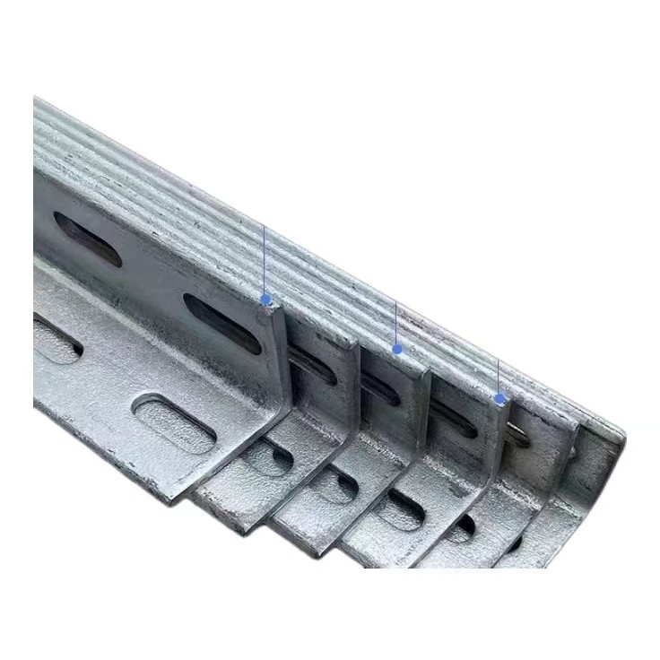 Warmgewalzte, galvanisierte, perforierte, gleichwinkelhafte Stähle, mit Bohrlöchern/Schlittenstangen