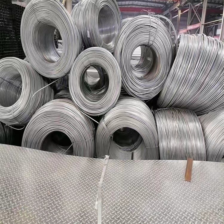 Schweißservice und ±1% Toleranz für 6 mm bis 12 mm heißgetränktes galvanisiertes Spulendraht